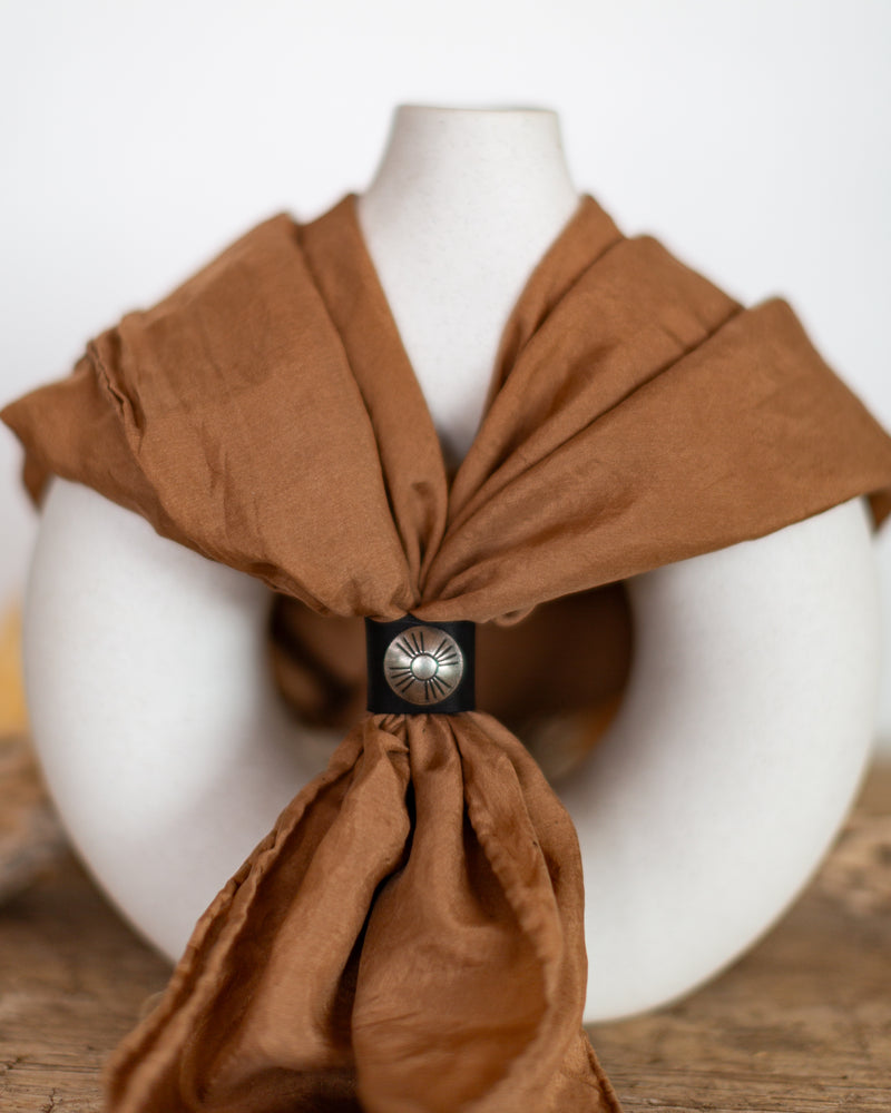 CROSSBOW LEATHER SCARF SLIDE