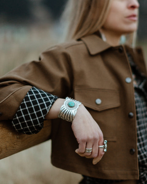 Wide Turquoise Stone Vintage Cuff - Wide Turquoise Stone Vintage Cuff
