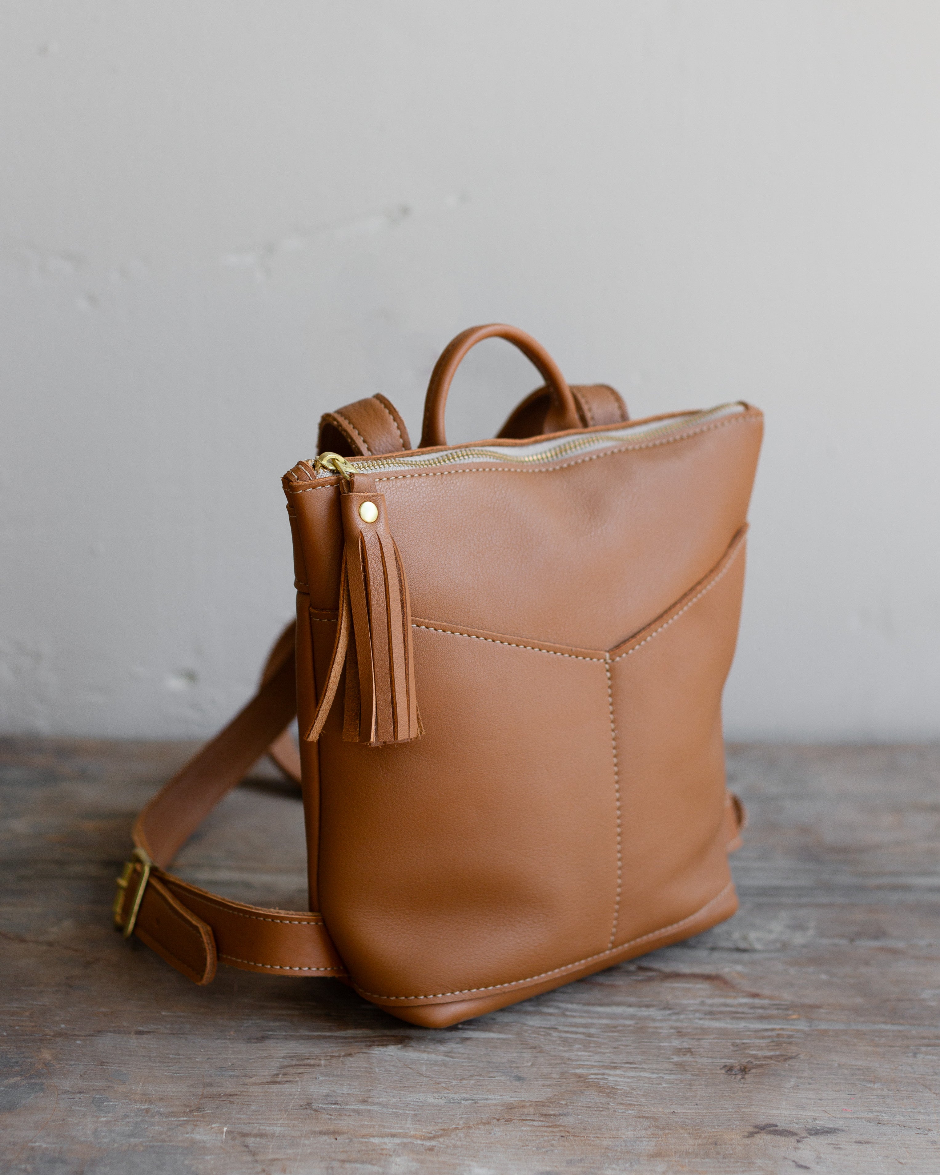 WINSLOW GENUINE LEATHER BACKPACK– Crossbow display picture 2