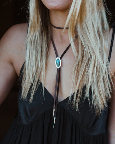 OVAL BOLO CHOKER