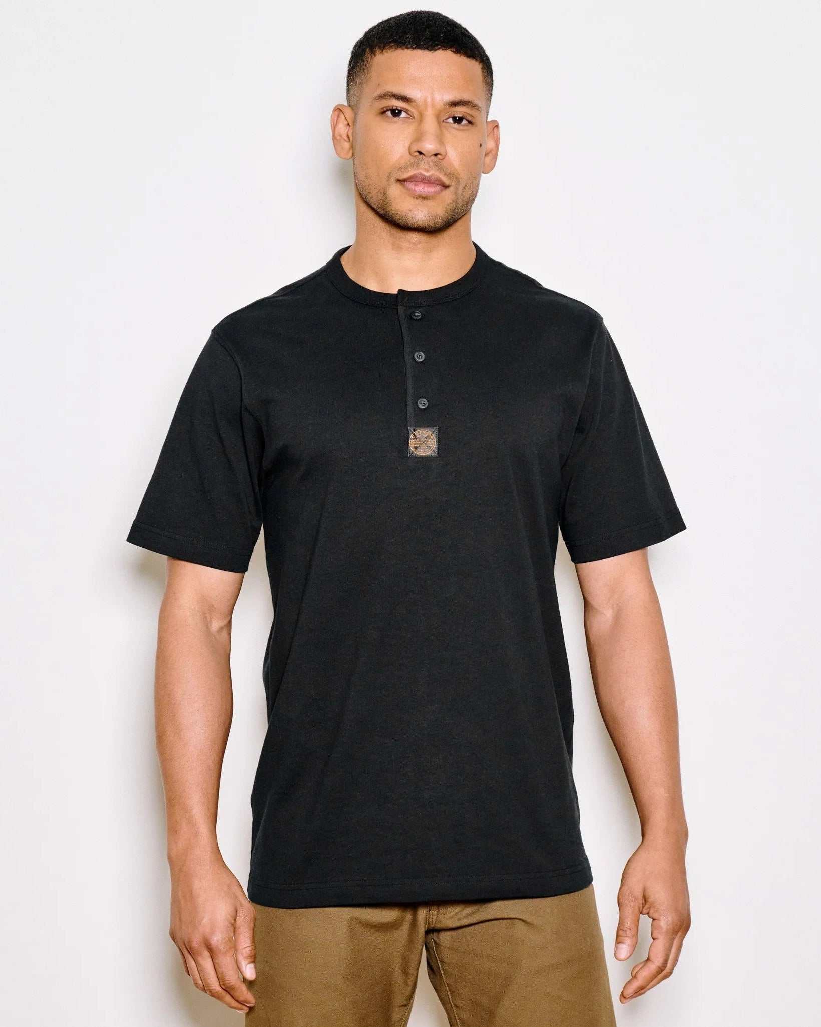 FILSON MEN'S SHORT SLEEVE FRONTIER HENLEY COTTON 3-BUTTON T