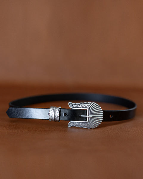 SCALLOPED SKINNY BELT - Black